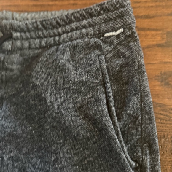 Volcom Charcoal Knit Shorts for men size Small with tie waist - Picture 3 of 9